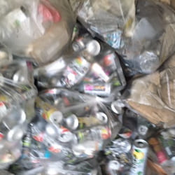 粗大ごみの回収作業